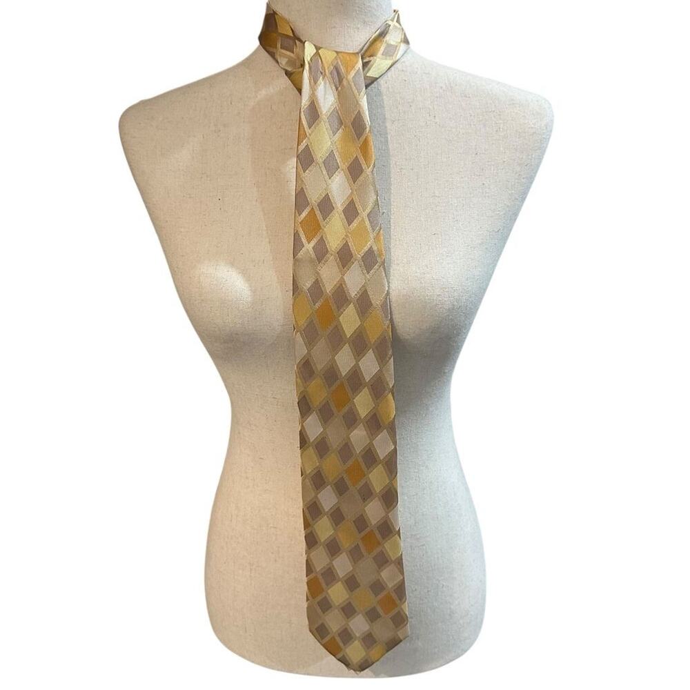 BCBG Men's Silk Geometric Necktie Gold Silver Beige Formal Business 59” x 3.5”‎